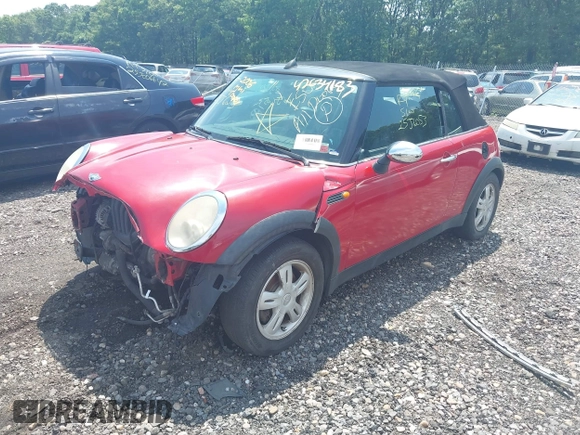 2006 MINI Convertible z VIN WMWRF33546TG13986, wystawiony jako IAAI lot #42634138 z przebiegiem Nie podano mil oraz . Historia ofert i sprzedaży dostępna na DreamBid. Obrazek 2.