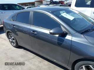 2021 Kia Forte LXS z VIN 3KPF24ADXME356322, wystawiony jako IAAI lot #42237624 z przebiegiem 52 609 mil mil oraz . Historia ofert i sprzedaży dostępna na DreamBid. Obrazek 13.