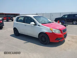 2011 Chevrolet Aveo 2LT z VIN KL1TG6DE7BB145178, wystawiony jako IAAI lot #42363444 z przebiegiem 190 315 mil mil oraz . Historia ofert i sprzedaży dostępna na DreamBid. Obrazek 1.