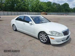 2007 Mercedes-Benz S 550 z VIN WDDNG71X47A056121, wystawiony jako IAAI lot #42561900 z przebiegiem 147 584 mil mil oraz . Historia ofert i sprzedaży dostępna na DreamBid. Obrazek 1.