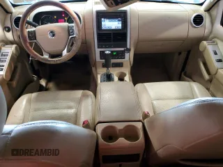 2006 Mercury Mountaineer Premier z VIN 4M2EU48876UJ11653, wystawiony jako Copart lot #56166155 z przebiegiem 124 275 mil mil oraz Szkody całkowita. Historia ofert i sprzedaży dostępna na DreamBid. Obrazek 8.