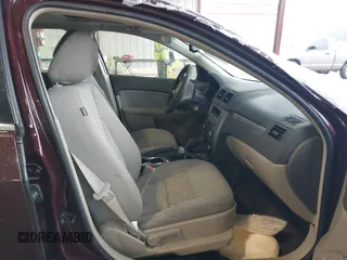 2011 Ford Fusion SE with VIN 3FAHP0HAXBR158981, listed as a IAAI auction lot 41742876 with 82,923 mi miles. Bid and sale history available at carsss.com. Image 5.