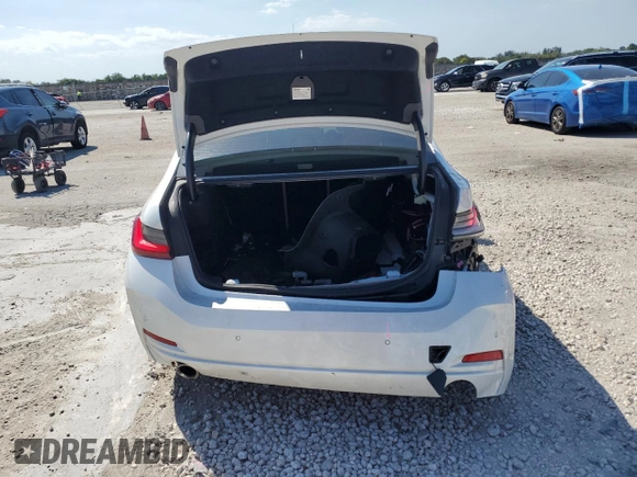 2024 BMW 3 Series 330i z VIN 3MW69FF06R8E24468, wystawiony jako Copart lot #48425065 z przebiegiem 11 875 mil mil oraz Szkoda całkowita • Salvage title. Historia ofert i sprzedaży dostępna na DreamBid. Obrazek 6.