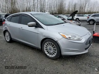 2013 Ford Focus Electric with VIN 1FADP3R43DL196997, listed as a Copart auction lot 43476355 with 77,071 mi miles and Salvage title. Bid and sale history available at DreamBid. Image 4.