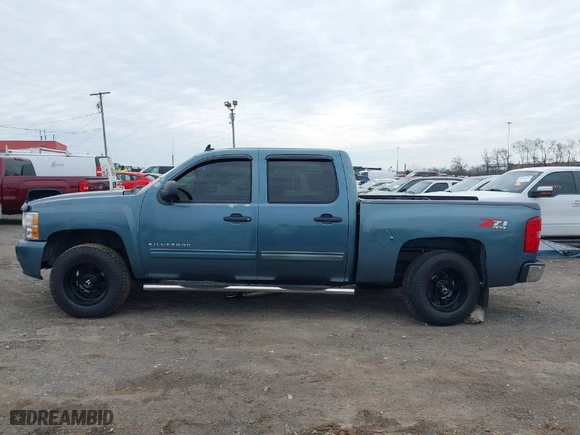 2010 Chevrolet Silverado 1500 LT with VIN 3GCRKSE38AG195486, listed as a IAAI auction lot 41589217 with 188,736 mi miles. Bid and sale history available at carsss.com. Image 14.