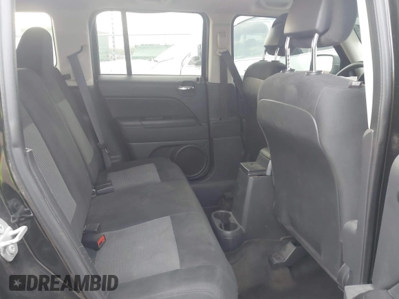 2016 Jeep Patriot Sport z VIN 1C4NJPBB1GD698521, wystawiony jako IAAI lot #40796670 z przebiegiem 139 801 mil mil oraz . Historia ofert i sprzedaży dostępna na DreamBid. Obrazek 8.
