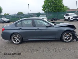2018 BMW 3 Series 340i xDrive z VIN WBA8B7C52JA576565, wystawiony jako IAAI lot #42187346 z przebiegiem 59 429 mil mil oraz . Historia ofert i sprzedaży dostępna na DreamBid. Obrazek 14.