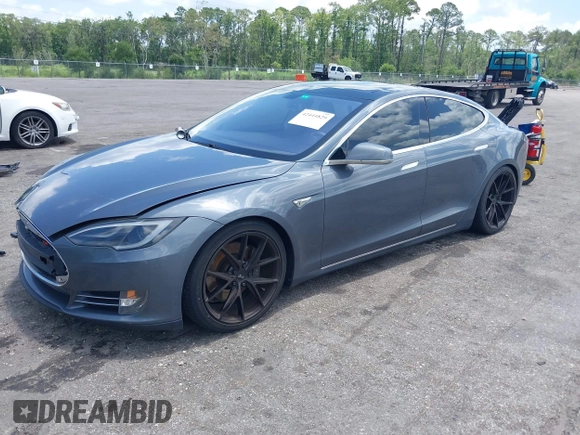 2013 Tesla Model S Performance с VIN 5YJSA1DP9DFP17832, выставлен на аукционе IAAI как лот 42444829 с пробегом 157 909 миль миль и . История ставок и продаж доступна на DreamBid. Изображение 2.