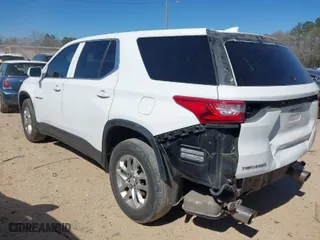 2019 Chevrolet Traverse LS with VIN 1GNERFKWXKJ286587, listed as a IAAI auction lot 41845285 with 283,381 mi miles. Bid and sale history available at carsss.com. Image 3.