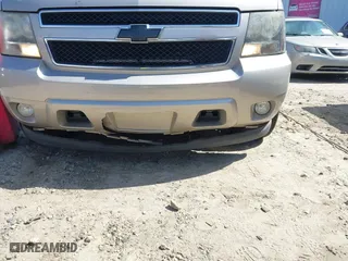 2007 Chevrolet Suburban LT with VIN 3GNFC16J37G306159, listed as a IAAI auction lot 41746563 with 289,770 mi miles. Bid and sale history available at carsss.com. Image 6.