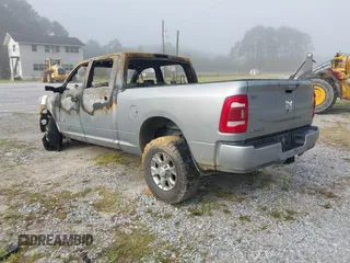 2023 Ram 2500 Laramie z VIN 3C6UR5FL7PG513099, wystawiony jako IAAI lot #41882148 z przebiegiem Nie podano mil oraz . Historia ofert i sprzedaży dostępna na DreamBid. Obrazek 3.