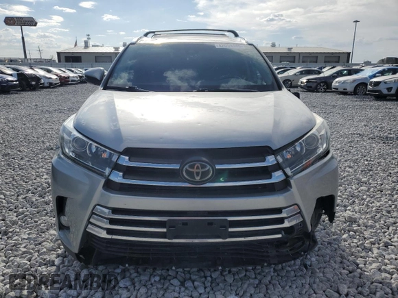 2018 Toyota Highlander Limited z VIN 5TDDZRFH1JS865387, wystawiony jako Copart lot #42059445 z przebiegiem Nie podano mil oraz Szkoda całkowita • Salvage title. Historia ofert i sprzedaży dostępna na DreamBid. Obrazek 5.