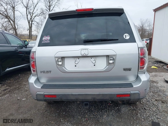 2008 Honda Pilot SE with VIN 5FNYF283X8B020295, listed as a IAAI auction lot 41737578 with 210,998 mi miles. Bid and sale history available at carsss.com. Image 16.