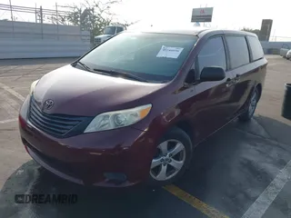2011 Toyota Sienna with VIN 5TDZK3DCXBS157316, listed as a IAAI auction lot 41240896 with 117,437 mi miles. Bid and sale history available at carsss.com. Image 2.
