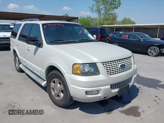 2006 Ford Expedition z VIN 1FMPU195X6LA76819, wystawiony jako IAAI lot #42047702 z przebiegiem 290 392 mil mil oraz . Historia ofert i sprzedaży dostępna na DreamBid. Obrazek 1.