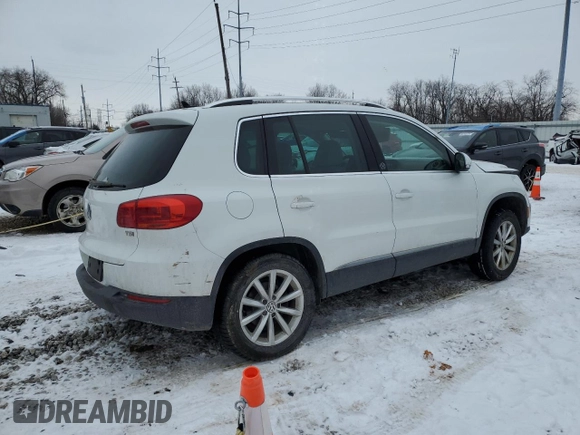 2017 Volkswagen Tiguan Wolfsburg Edition z VIN WVGRV7AX6HW506983, wystawiony jako Copart lot #88631575 z przebiegiem Nie podano mil oraz Szkoda całkowita • Salvage title. Historia ofert i sprzedaży dostępna na DreamBid. Obrazek 3.