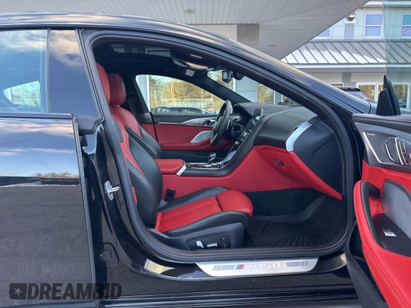 2020 BMW 8 Series M850i with VIN WBAGV8C08LBP48642, listed as a IAAI auction lot 41346377 with 141,651 mi miles. Bid and sale history available at carsss.com. Image 5.