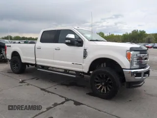 2017 Ford F-350 Platinum with VIN 1FT8W3BT1HEB31690, listed as a Copart auction lot 58369795 with 115,704 mi miles and Salvage title. Bid and sale history available at DreamBid. Image 4.
