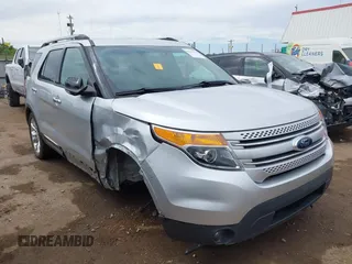 2014 Ford Explorer XLT z VIN 1FM5K7D89EGB62647, wystawiony jako IAAI lot #42231270 z przebiegiem 100 750 mil mil oraz . Historia ofert i sprzedaży dostępna na DreamBid. Obrazek 1.
