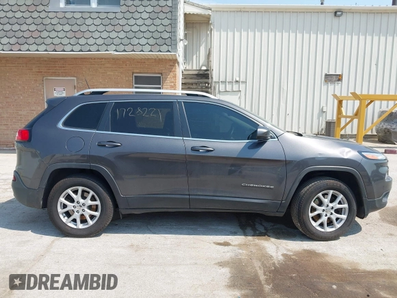 2018 Jeep Cherokee Latitude Plus z VIN 1C4PJMLX7JD515387, wystawiony jako IAAI lot #42459564 z przebiegiem 104 837 mil mil oraz . Historia ofert i sprzedaży dostępna na DreamBid. Obrazek 13.