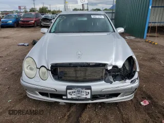 2005 Mercedes-Benz E 500 z VIN WDBUF83J85X167643, wystawiony jako Copart lot #58671375 z przebiegiem 195 835 mil mil oraz Nie do naprawy • Non repairable. Historia ofert i sprzedaży dostępna na DreamBid. Obrazek 5.