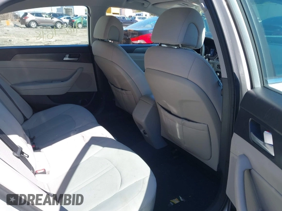 2015 Hyundai Sonata Limited with VIN 5NPE34AF2FH035464, listed as a IAAI auction lot 41824698 with 130,801 mi miles and . Bid and sale history available at carsss.com. Image 8.