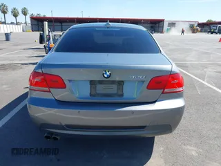 2010 BMW 3 Series 328i with VIN WBAWV1C51AP123689, listed as a IAAI auction lot 41966621 with 187,428 mi miles. Bid and sale history available at carsss.com. Image 17.