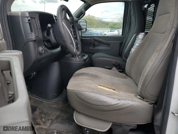 2019 GMC Savana Cargo Van with VIN 1GTW7AFG4K1216429, listed as a Copart auction lot 52788415 with 193,405 mi miles and Salvage Title. Bid and sale history available at carsss.com. Image 7.