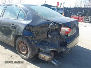 2012 Volkswagen Jetta SE с VIN 3VWDX7AJXCM073243, выставлен на аукционе IAAI как лот 41600202 с пробегом 121 281 миль миль и . История ставок и продаж доступна на DreamBid. Изображение 6.