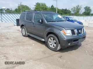 2006 Nissan Pathfinder SE z VIN 5N1AR18W76C641173, wystawiony jako IAAI lot #42380195 z przebiegiem 134 568 mil mil oraz . Historia ofert i sprzedaży dostępna na DreamBid. Obrazek 1.