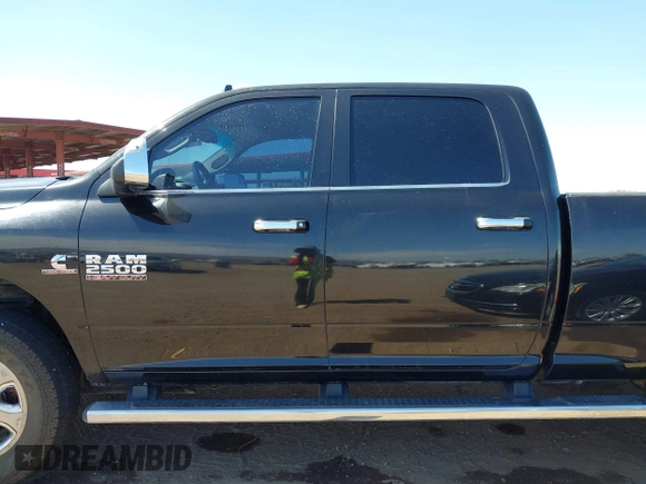 2018 Ram 2500 Big Horn with VIN 3C6UR5DL9JG327168, listed as a IAAI auction lot 42025118 with 195,635 mi miles. Bid and sale history available at carsss.com. Image 14.