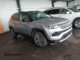 2022 Jeep Compass Limited z VIN 3C4NJDCB0NT168545, wystawiony jako IAAI lot #42086423 z przebiegiem 21 647 mil mil oraz . Historia ofert i sprzedaży dostępna na DreamBid. Obrazek 1.