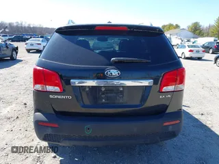 2011 Kia Sorento EX with VIN 5XYKUDA26BG001235, listed as a IAAI auction lot 41754357 with 131,321 mi miles. Bid and sale history available at carsss.com. Image 17.