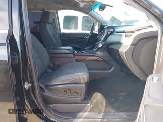 2016 GMC Yukon XL SLE with VIN 1GKS1FKC9GR442107, listed as a IAAI auction lot 41309092 with 130,117 mi miles. Bid and sale history available at carsss.com. Image 5.