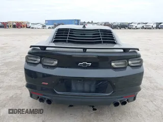 2019 Chevrolet Camaro 2SS с VIN 1G1FH1R78K0118785, выставлен на аукционе IAAI как лот 41365572 с пробегом 62 169 миль миль и . История ставок и продаж доступна на DreamBid. Изображение 16.
