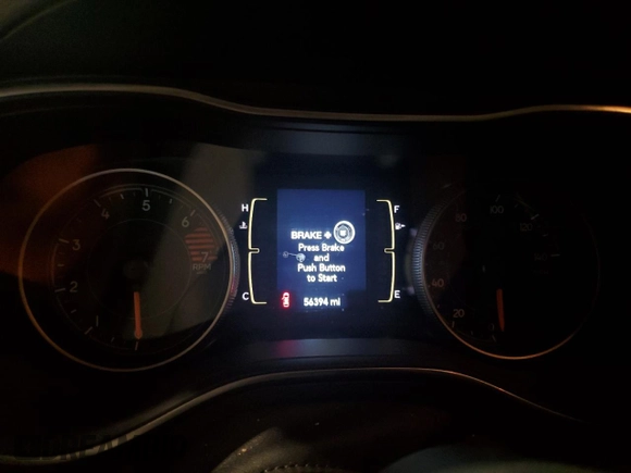 2020 Jeep Cherokee Altitude z VIN 1C4PJMLB5LD608318, wystawiony jako Copart lot #55660845 z przebiegiem 56 394 mil mil oraz Szkoda całkowita • Salvage title. Historia ofert i sprzedaży dostępna na DreamBid. Obrazek 9.