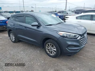 2017 Hyundai Tucson SE z VIN KM8J23A44HU379084, wystawiony jako IAAI lot #42250948 z przebiegiem 82 954 mil mil oraz . Historia ofert i sprzedaży dostępna na DreamBid. Obrazek 1.