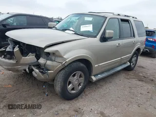 2006 Ford Expedition z VIN 1FMPU19506LA98375, wystawiony jako IAAI lot #41886127 z przebiegiem 251 121 mil mil oraz . Historia ofert i sprzedaży dostępna na DreamBid. Obrazek 17.