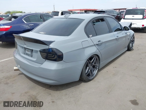 2006 BMW 3 Series 325i with VIN WBAVB13566PT14715, listed as a IAAI auction lot 41938484 with 188,552 mi miles. Bid and sale history available at carsss.com. Image 4.