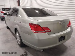 2005 Toyota Avalon XL with VIN 4T1BK36B65U023629, listed as a IAAI auction lot 41963531 with 255,044 mi miles. Bid and sale history available at carsss.com. Image 3.