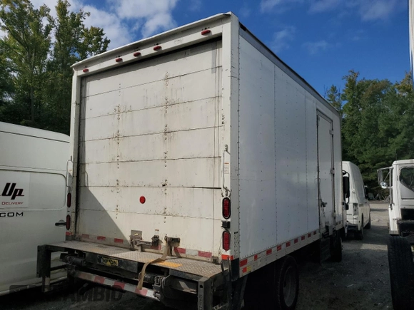 2013 Isuzu NQR IBT z VIN JALE5W165D7900031, wystawiony jako Copart lot #69288344 z przebiegiem Nie podano mil oraz Szkoda całkowita • Salvage title. Historia ofert i sprzedaży dostępna na DreamBid. Obrazek 4.