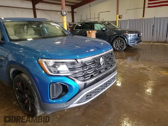 2024 Volkswagen Atlas SE с VIN 1V2KE2CA0RC213258, выставлен на аукционе Copart как лот 61197295 с пробегом 14 930 миль миль и Списание • Salvage title. История ставок и продаж доступна на DreamBid. Изображение 15.