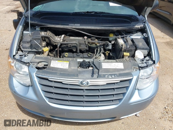 2006 Chrysler Town & Country Touring with VIN 2A4GP54LX6R757587, listed as a IAAI auction lot 42160498 with 215,850 mi miles and . Bid and sale history available at DreamBid. Image 10.