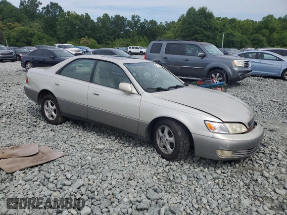1998 Lexus ES 300 with VIN JT8BF28G4W5021187, listed as a Copart auction lot 60317445 with 258,403 mi miles and Salvage title. Bid and sale history available at DreamBid. Image 4.