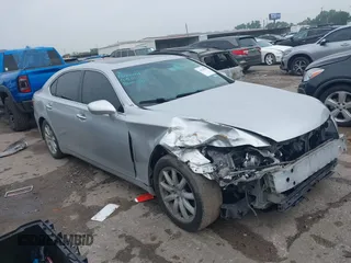 2007 Lexus LS 460 L z VIN JTHGL46F375014513, wystawiony jako IAAI lot #42124510 z przebiegiem Nie podano mil oraz . Historia ofert i sprzedaży dostępna na DreamBid. Obrazek 1.