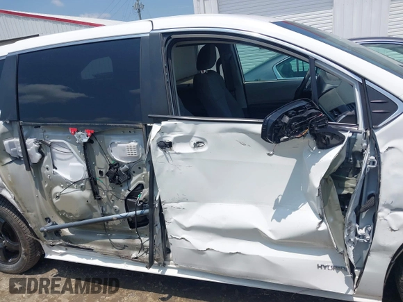 2021 Toyota Sienna LE with VIN 5TDKRKEC6MS029020, listed as a IAAI auction lot 42381285 with 103,260 mi miles and . Bid and sale history available at DreamBid. Image 14.