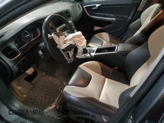 2017 Volvo V60 z VIN YV440MWK5H1025139, wystawiony jako Copart lot #42007303 z przebiegiem 137 448 mil mil oraz . Historia ofert i sprzedaży dostępna na DreamBid. Obrazek 7.