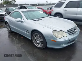 2003 Mercedes-Benz SL 500 z VIN WDBSK75F43F019398, wystawiony jako IAAI lot #41496120 z przebiegiem 175 456 mil mil oraz . Historia ofert i sprzedaży dostępna na DreamBid. Obrazek 1.