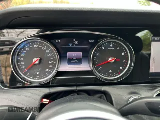 2019 Mercedes-Benz E 450 with VIN WDDZF6JB1KA490993, listed as a Copart auction lot 55786235 with 106,756 mi miles and Clean Title. Bid and sale history available at DreamBid. Image 9.