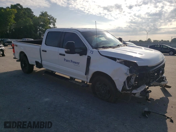 2023 Ford F-250 XL z VIN 1FT8W2BA9PEC15747, wystawiony jako Copart lot #65124184 z przebiegiem 39 939 mil mil oraz Szkoda całkowita • Salvage title. Historia ofert i sprzedaży dostępna na DreamBid. Obrazek 4.